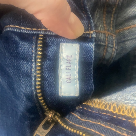 SoCal Stretch. Cali flare. W26, L31. Size 3S. - Picture 3 of 4